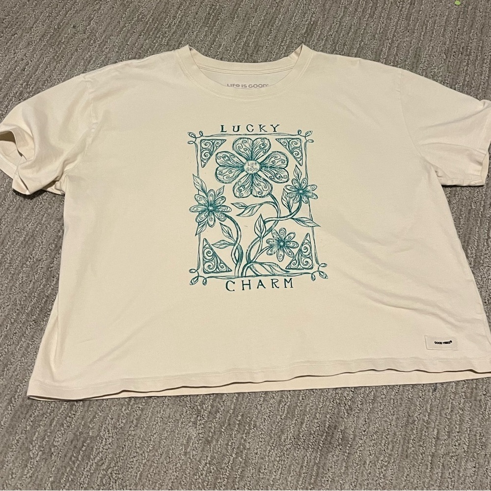 Life is Good Women's Lucky Charm Clover & Flowers Boxy Crusher Tee Size Large